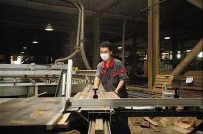 創(chuàng)建出口家具質(zhì)量安全示范區(qū) 水漆為木材質(zhì)量保駕護(hù)航